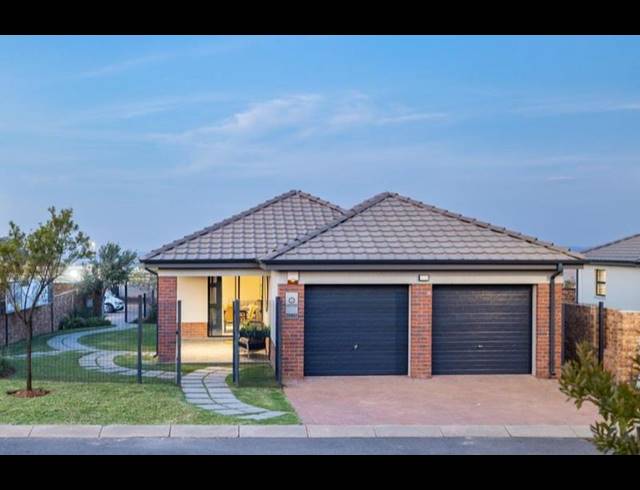 3 BEDROOM HOUSE FOR SALE IN COSMO CITY